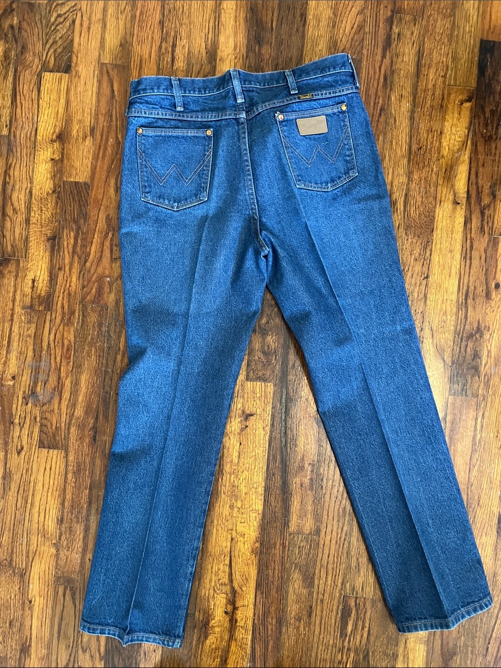 Wranglers 38 x 32 COWBOY STARCHED, HONEY